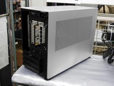 NCASE M1 V5.0 おまけ付き NCASE M1」は小さいけど“ハイスペック”も狙えるMini-ITX PCケース