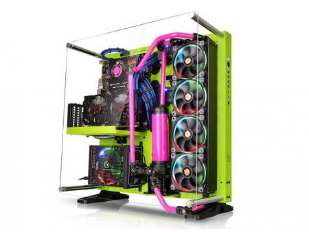 Thermaltakeの壁掛けケース「Core P5」にグリーンのカラバリモデルが登場