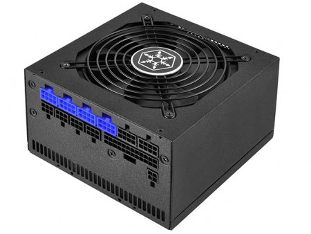 奥行を150mmに抑えたTITANUM認証電源、SilverStone「Strider Titanium」シリーズ