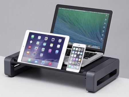 サンワサプライ、スマホやタブレットの”立てかけ”に対応する液晶モニタスタンド発売