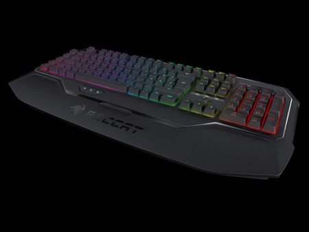 500以上のマクロに対応。RGBイルミネーションも備えたメカニカルキーボード「ROCCAT RYOS MK FX」