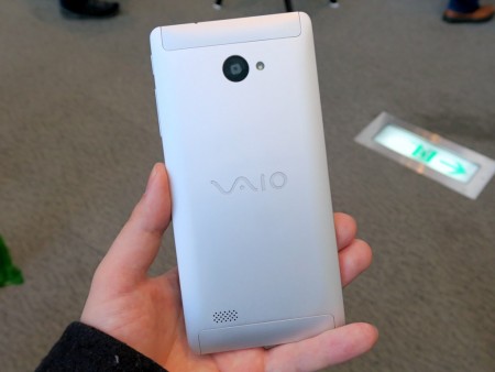 VAIOイズムをまとったWindows 10スマホの大本命「VAIO Phone Biz