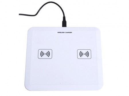 スマホ2台持ちに便利。サンコー、2台を手軽に“置くだけ充電”できるQi対応の無線充電キット発売中