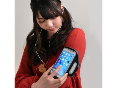 上海問屋、LED内蔵で夜道でも安心。アームバンド型スマホケースの新作発売