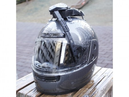 見栄えよりも実用性が勝る、上海問屋「ヘルメットワイパー」発売中