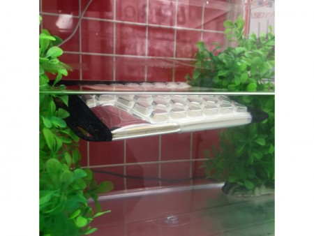 防水仕様のケースでも、水没しては意味が無い。上海問屋から「浮く防水ケース」登場