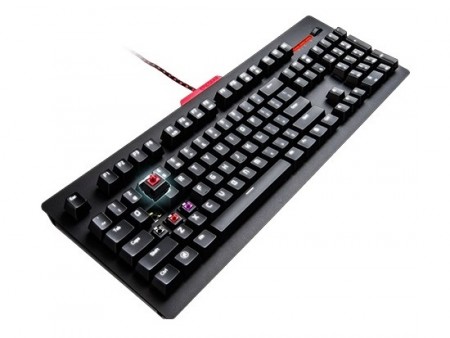 丸ごと脱着・換装できる革新的スイッチ搭載のメカニカルキーボード、Epic Gear「DeFiant」登場