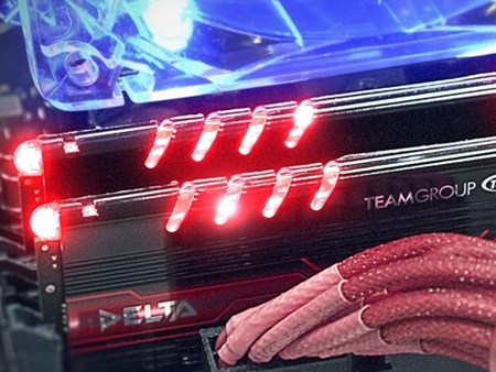 発光ギミック搭載、マシンをドレスアップできる最大3,000MHz動作のDDR4メモリ「Team DELTA」