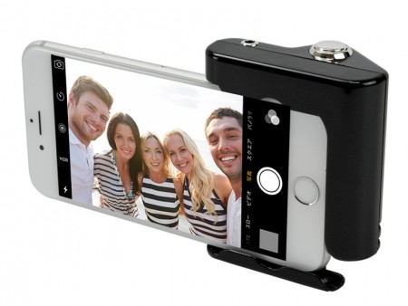 スペックコンピュータ、iPhoneをデジカメ風に使えるシャッター内蔵グリップ「Snappy」