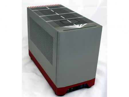 オリオスペック、塗装職人により筐体をイメージカラーに仕上げた「World of Warships」推奨PC