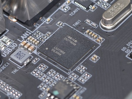 GIGABYTE「GA-Z170X-UD5 TH」ならできる。USB Type-C接続による4K/60Hz