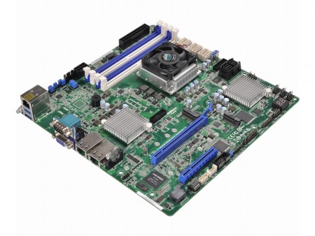 10ギガビットLAN×2標準のXeon D-1541搭載MicroATX、ASRock Rack「D1541D4U-2T8R」