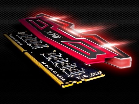 ケース内部を紅く照らす、LEDモジュール搭載の高速DDR4メモリ「XPG Dazzle」がADATAから