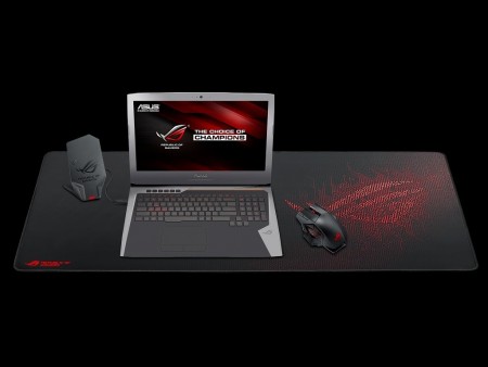 マウスを思う存分振り回せる 900mm幅の大型ゲーミングマウスパッド Rog Sheath がasusから エルミタージュ秋葉原