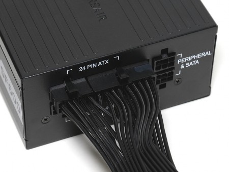 奥行き100mmに機能と信頼性が凝縮。CORSAIRが放つ、洗練された最高峰の