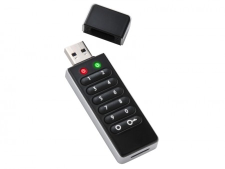 センチュリー、物理キー搭載のパスワード対応USBメモリ「Lock U」に16GBモデル追加