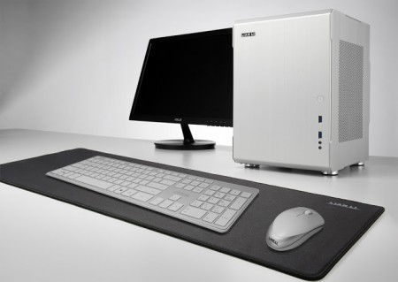 専用キーボード＆マウス同梱。“最もオープン”なCube型Mini-ITXケース「PC-Q34」がLian Liから発売