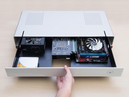 CRYORIG、モニタースタンド型Mini-ITXケース「TAKU」のクラウドファンディングを開始