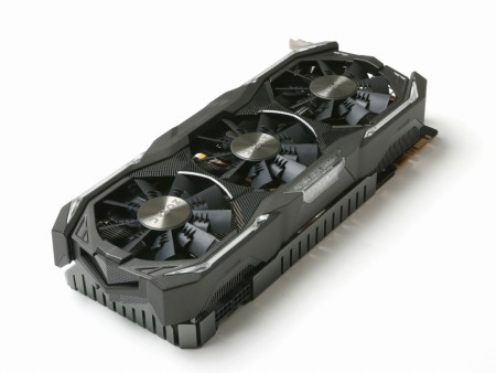 ZOTAC、3連ファンクーラー搭載の超OC版GeForce GTX 1080「AMP Extreme」準備中