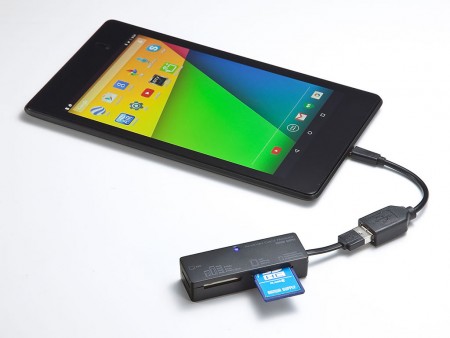 サンワサプライ、57種メディアに対応する、スマホ＆タブレット向けカードリーダー