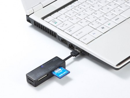 サンワサプライ、57種メディアに対応する、スマホ＆タブレット向けカードリーダー