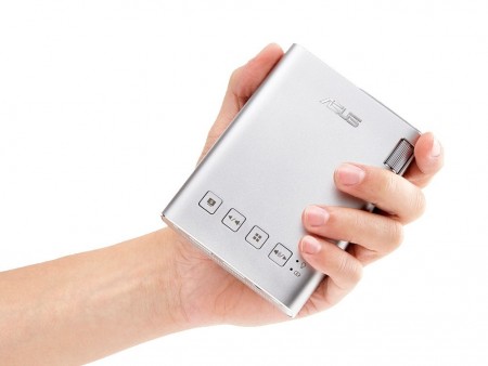 ASUS、連続5時間駆動のポケットサイズプロジェクター「ZenBeam E1」