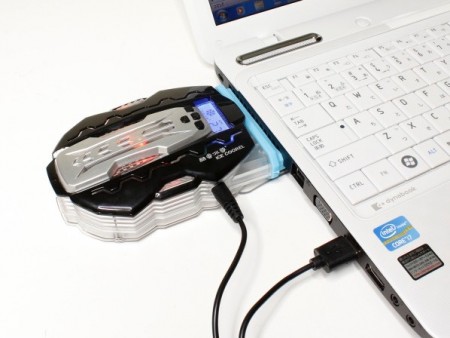 上海問屋、ノートPCの熱を強制的に吸い出す温度計付きノートPCクーラー発売