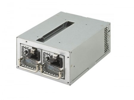ATX互換のホットスワップ対応80PLUS GOLDリダンダント電源、FSP「FSP700-70RGHBE1」