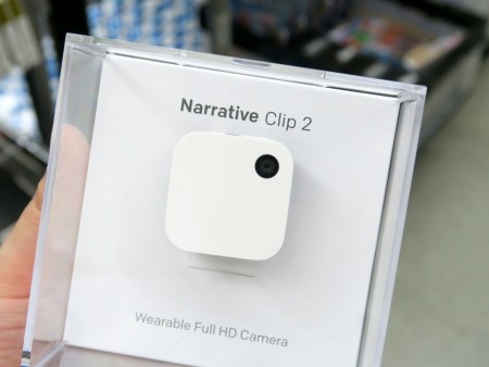 胸元からの視点で日常のワンシーンを自動撮影 超小型のライフログカメラ Narrative Clip 2 が入荷 エルミタージュ秋葉原