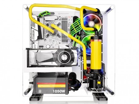 Thermaltakeのオープンフレームケース「Core P3」にホワイトのカラバリモデル登場
