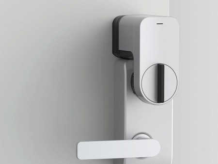 スマホで解錠、カギのシェアも簡単なスマートロック「Qrio Smart Lock 