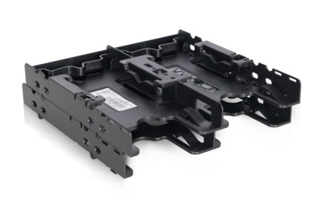 2.5インチドライブを4台内蔵できる5.25インチベイアダプタ、ICYDOCK「FLEX-FIT Quattro」