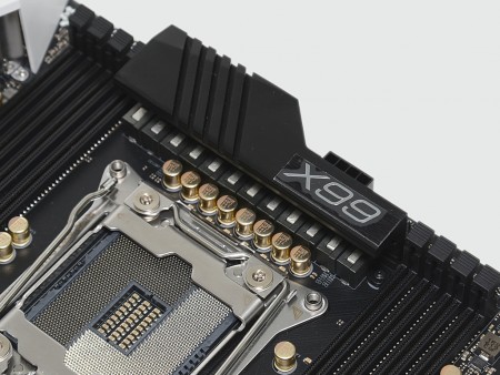 ASRockの原点回帰。コストパフォーマンスを追求したIntel X99