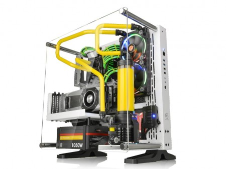 一回り小さくなったオープンフレームPCケース、Thermaltake「Core P3」29日より発売開始