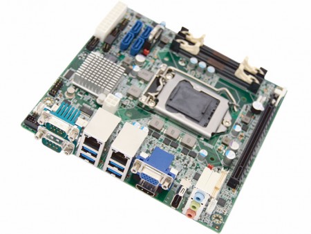 トリプルディスプレイ対応のSkylake向けMini-ITXマザーボード、Ennoconn「ADE-6082」
