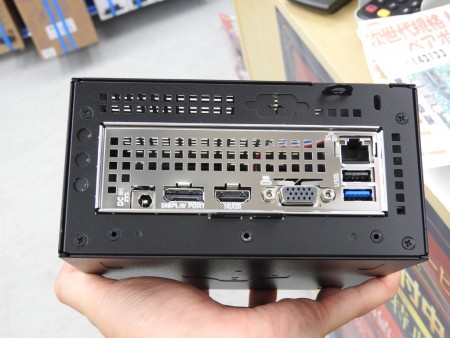 期待の次世代コンパクトベア、ASRock「DeskMini 110」を一足先に画像で