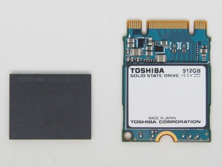 東芝、3D NAND「BiCS FLASH」採用の“世界最小”NVMe SSDサンプル出荷開始