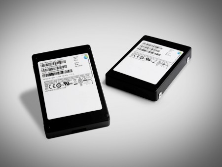 Samsung、2.5インチサイズで容量32TBの第4世代V-NAND採用SSD発表