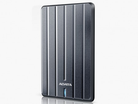 ADATA、厚さ9.6mmのスリムポータブルストレージ「Premier SC660/HC660」近日発売