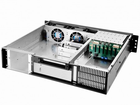 ホットスワップ対応の8ベイ＆デュアルPWMファン搭載、SilverStoneのサーバーケース「ST-RM208-MINI」