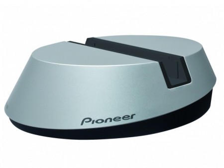 iPhoneからUSB機器にアクセスできるワイヤレスドック、パイオニア「APS-WF01J-2」近日発売