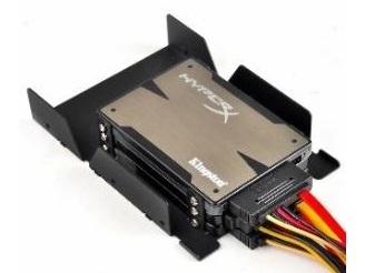 3.5インチベイに2.5インチドライブが3台搭載できる、SilverStone「SST-SDP08-E」