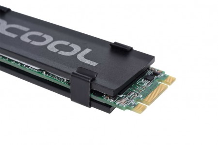 Alphacool、M.2 SSDに対応するクランプ固定式ヒートシンク「Alphacool HDX」発売