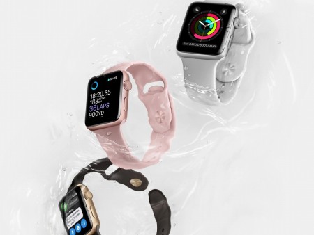 水深50m対応の完全防水でGPS内蔵、Apple最新スマートウォッチ「Apple Watch Series 2」デビュー