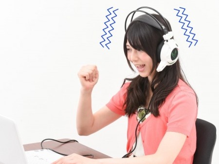ゲームの没入感、臨場感がアップ。低音と連動して振動するゲーミングヘッドセットが上海問屋から
