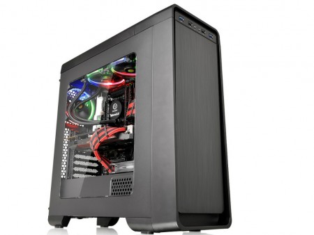 フロントドアパネル採用のエントリーミドルタワー、Thermaltake「Versa U21」