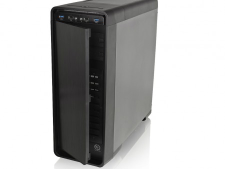 フロントドアパネル採用のエントリーミドルタワー、Thermaltake「Versa U21」