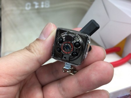 サンコー、動作検知機能付きの超小型カメラ「指でつまめるコンパクト防犯カメラ」発売中