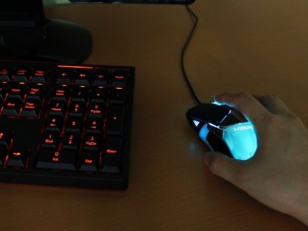 上海問屋、底面スイッチで詳細設定できるLEDゲーミングマウス発売