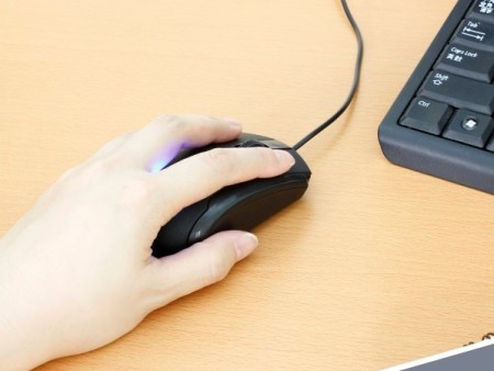上海問屋、左右クリックボタン反転の左利き専用光学式マウス発売開始